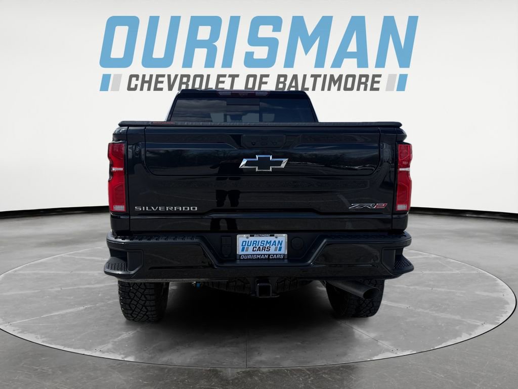 Used 2025 Chevrolet Silverado 2500 ZR2 w/ Technology Package image 5
