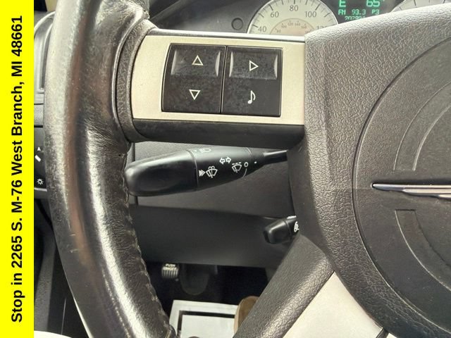 Used 2010 Chrysler 300 C RWD image 27