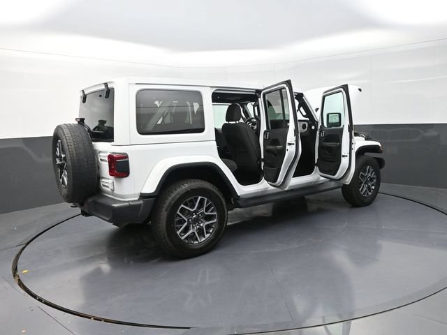 Used 2024 Jeep Wrangler Unlimited Sahara AWD/4WD image 35