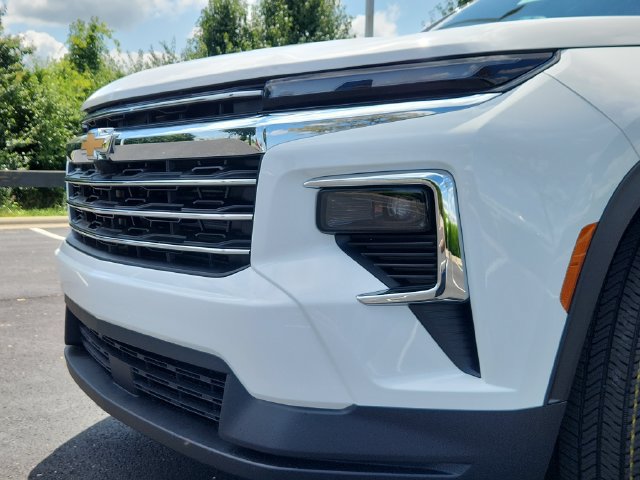 New 2027 Chevrolet Traverse LT w/ Driver Confidence Package FWD image 10