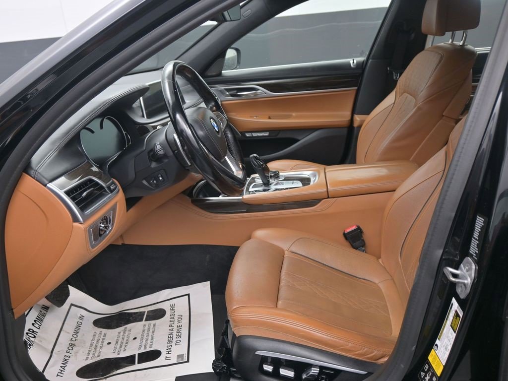 Used 2017 BMW 750i xDrive image 13