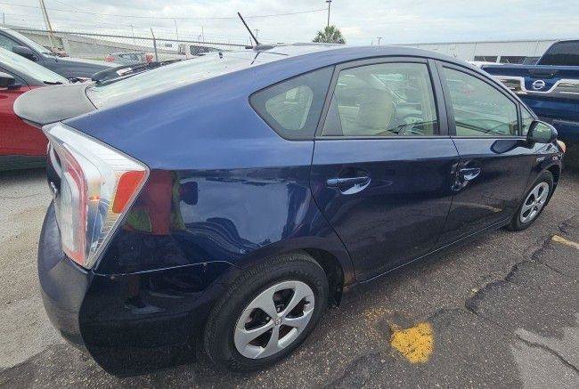 Used 2013 Toyota Prius Four FWD image 11