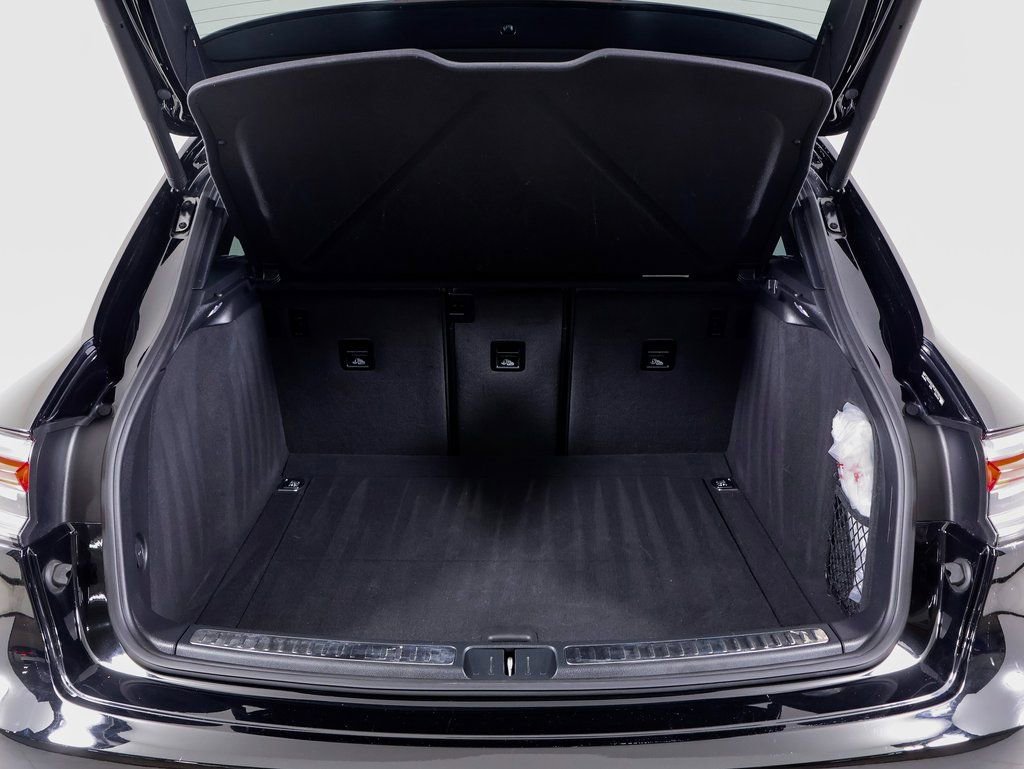 Certified 2023 Porsche Macan S image 35