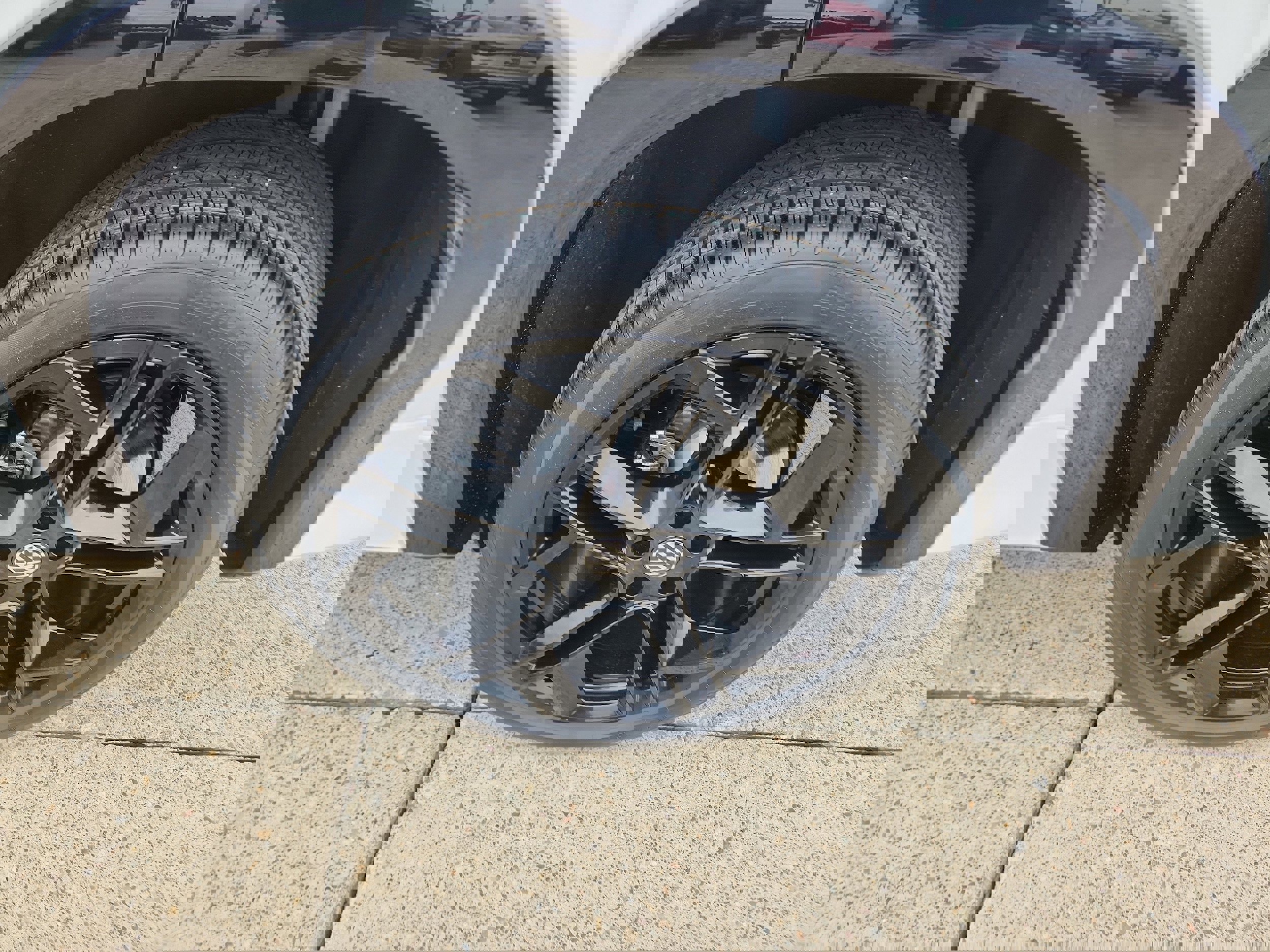 New 2026 Volkswagen Tiguan SE R-Line image 11