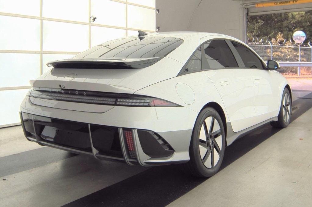 Used 2024 Hyundai Ioniq 6 SE image 5