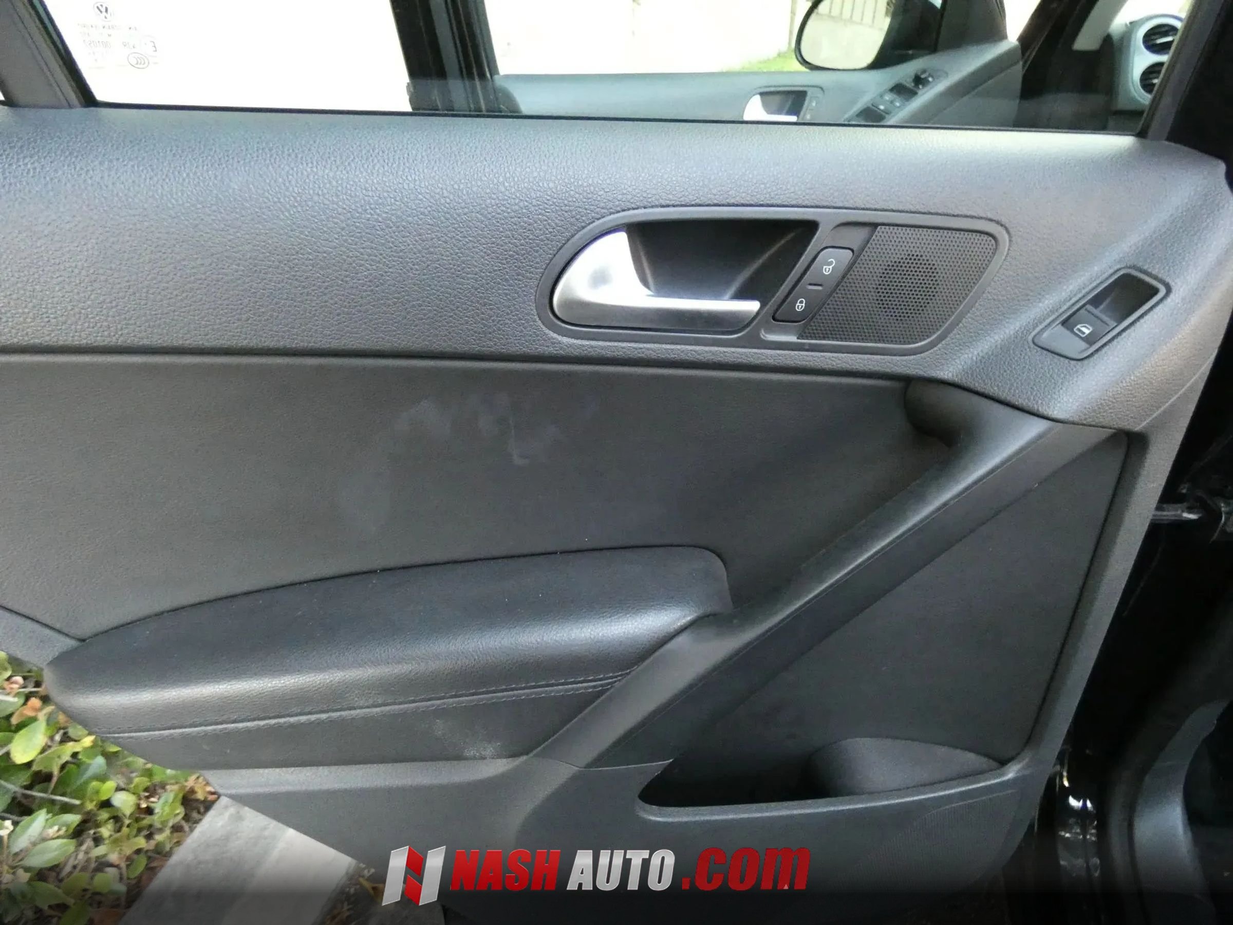 Used 2017 Volkswagen Tiguan S AWD/4WD image 43