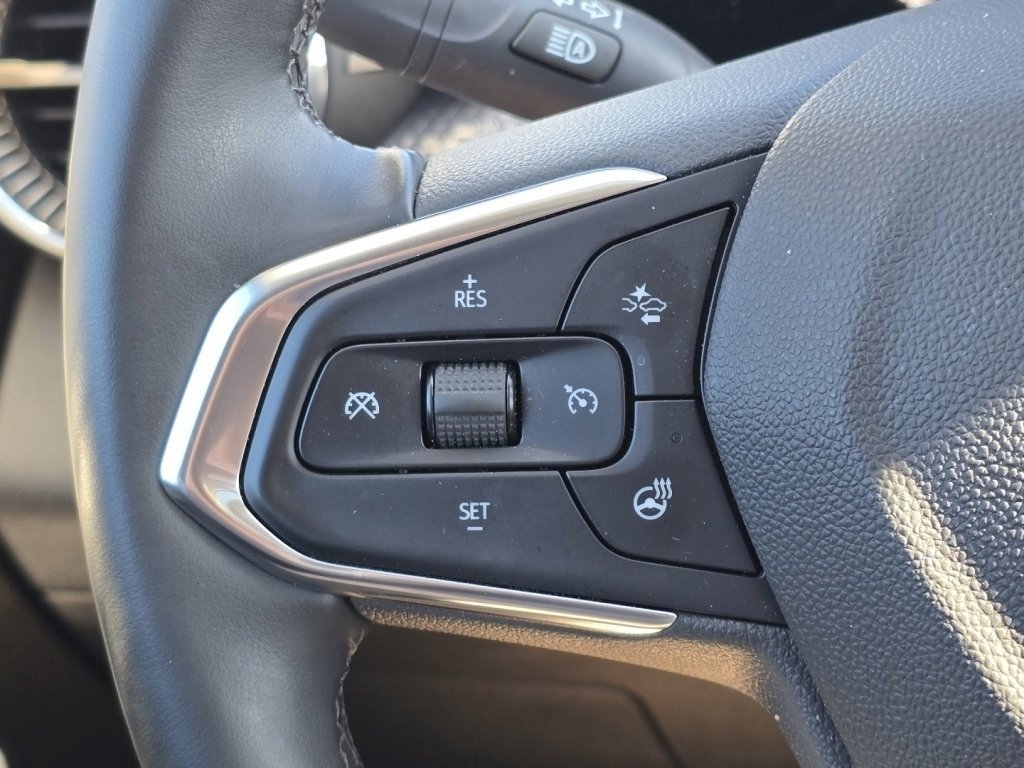 Used 2025 Chevrolet Trax ACTIV w/ Sunroof Package image 25