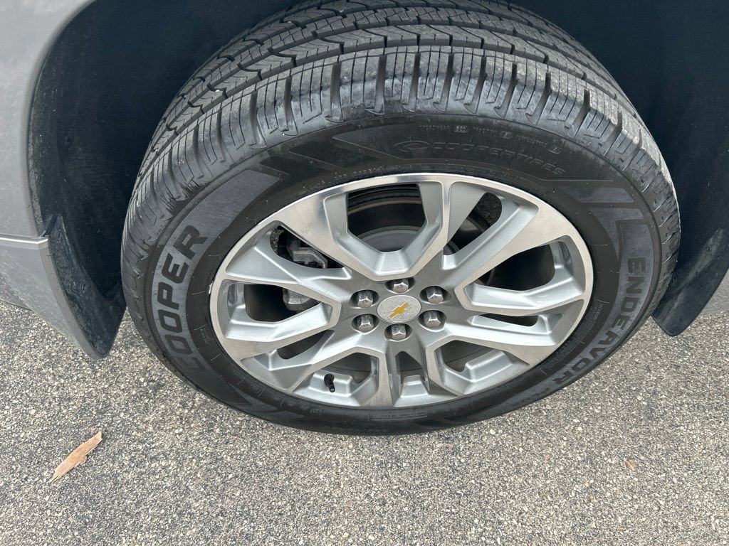 Used 2018 Chevrolet Traverse Premier w/ Driver Confidence II Package FWD image 16