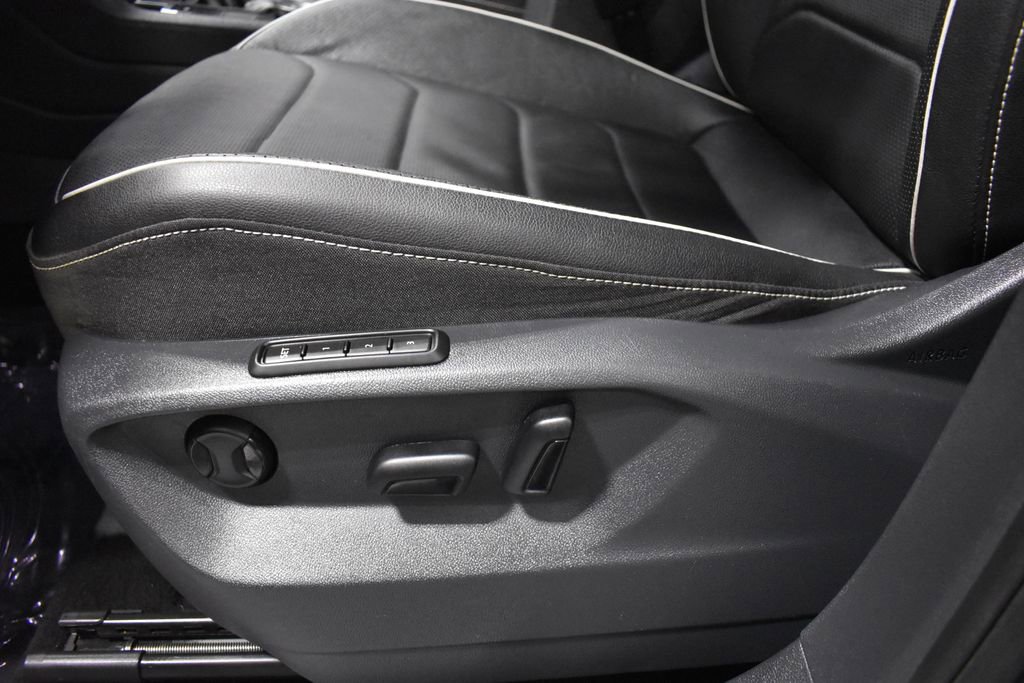 Used 2023 Volkswagen Tiguan SEL R-Line image 19