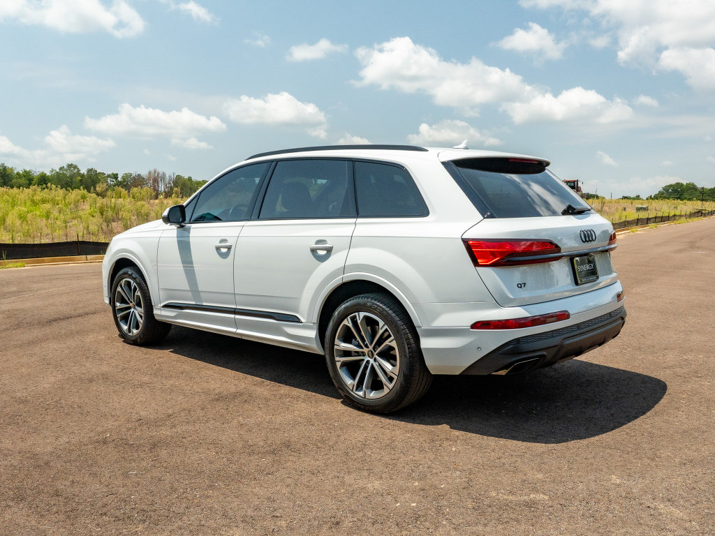 Used 2025 Audi Q7 2.0T Premium Plus w/ Premium Plus Package AWD/4WD image 11