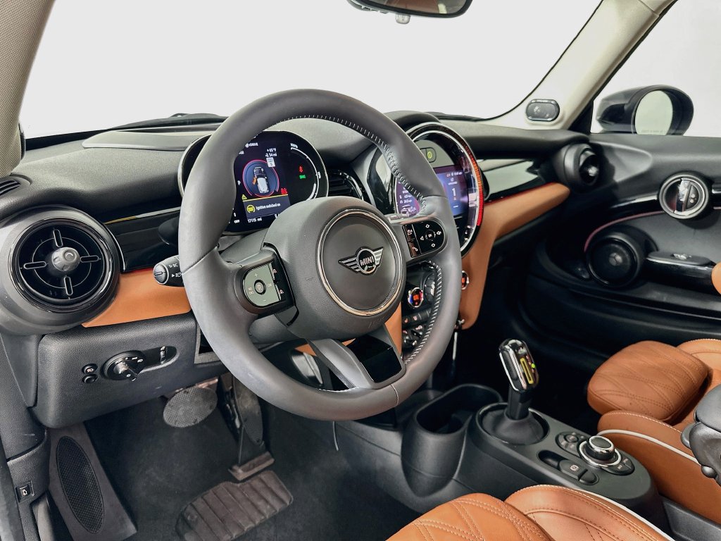 Used 2024 MINI Cooper SE FWD image 9