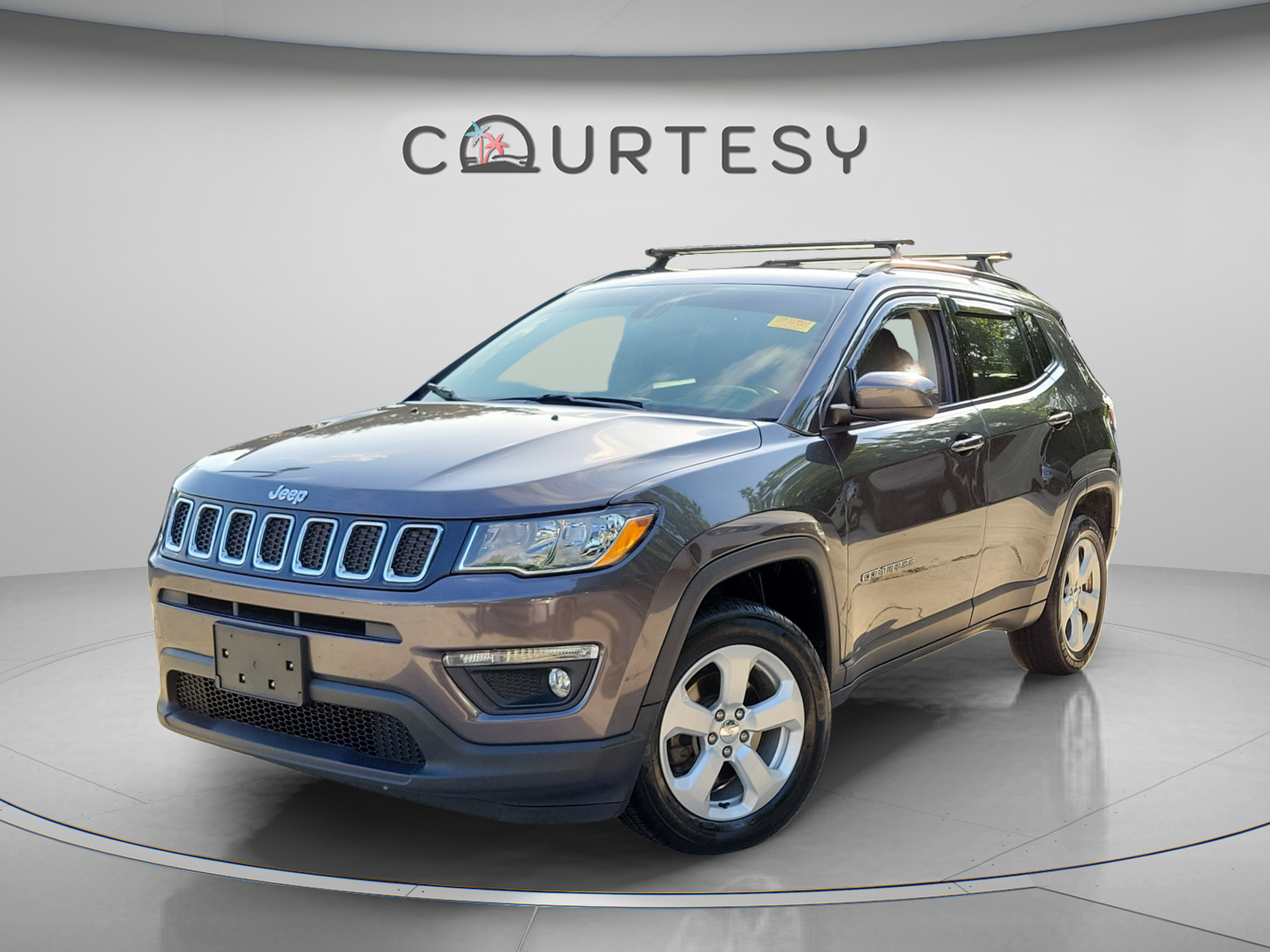 Used 2019 Jeep Compass Latitude w/ Cold Weather Group AWD/4WD image 1