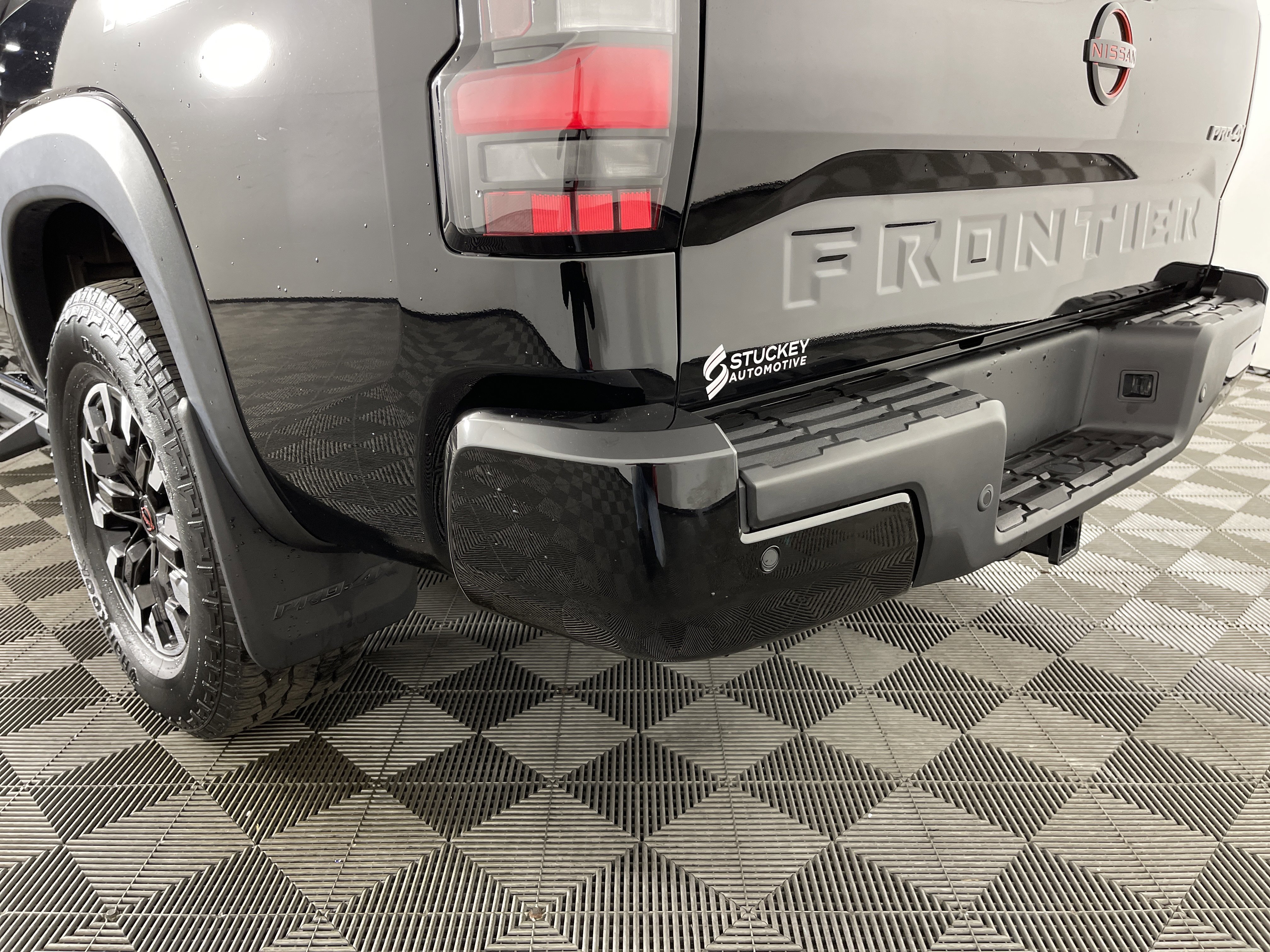 Used 2023 Nissan Frontier PRO-4X w/ Pro Convenience Package image 6