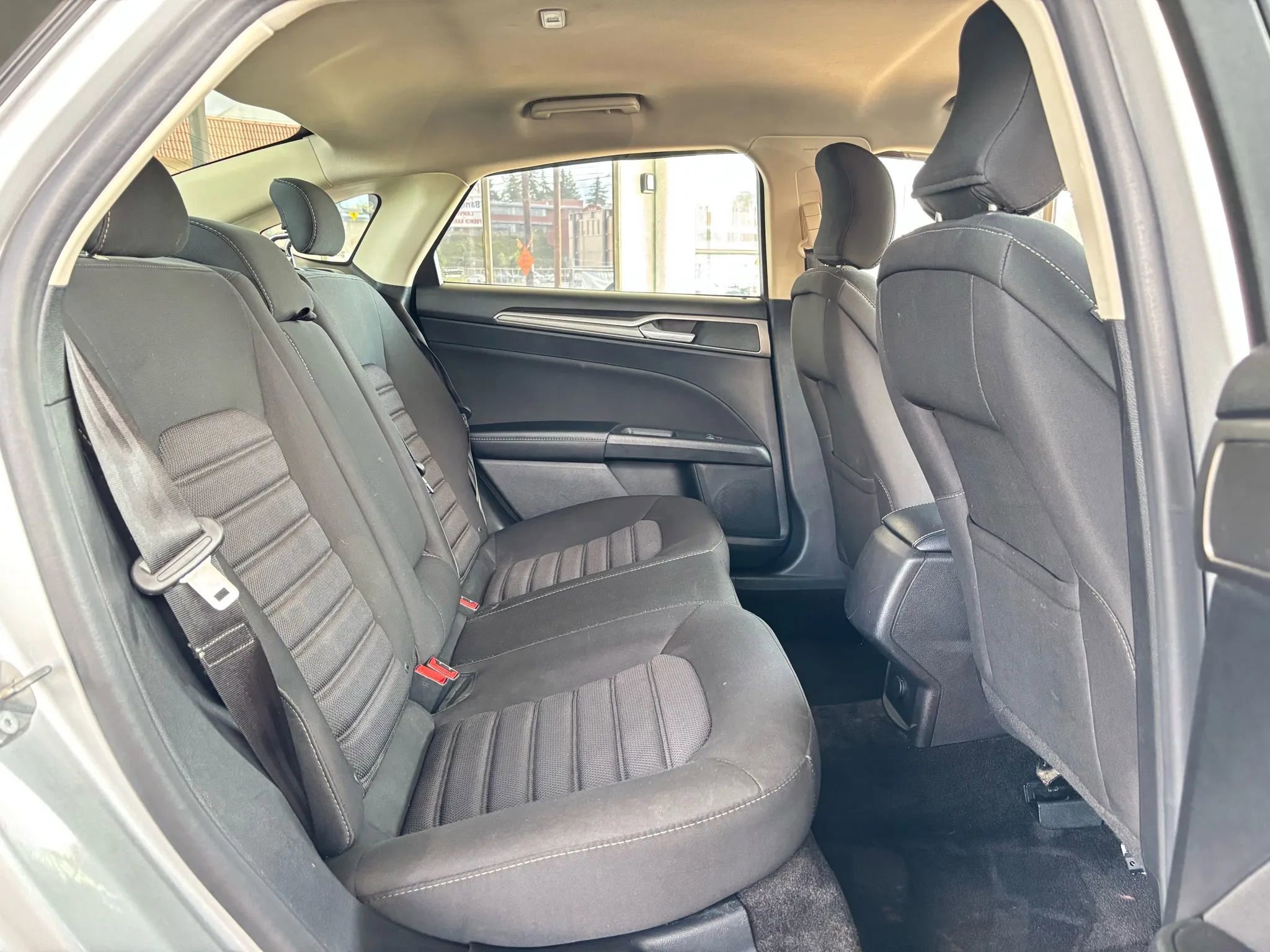 Used 2018 Ford Fusion SE image 23