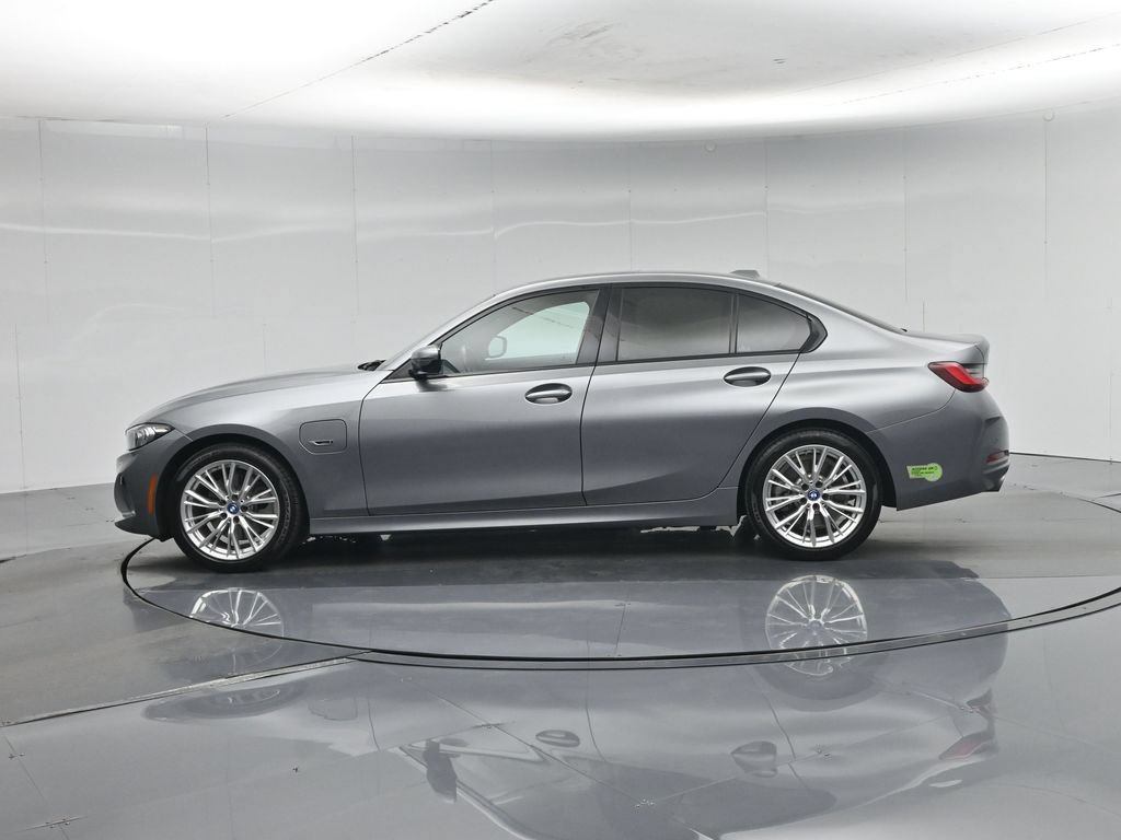 Used 2023 BMW 330e w/ Convenience Package RWD image 28