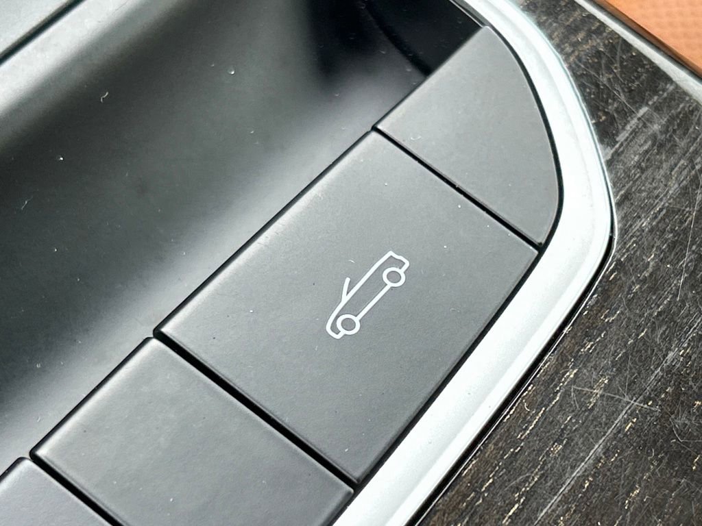 Used 2023 BMW 430i xDrive Convertible w/ M Sport Package image 28