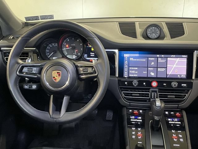 Certified 2024 Porsche Macan AWD/4WD image 25