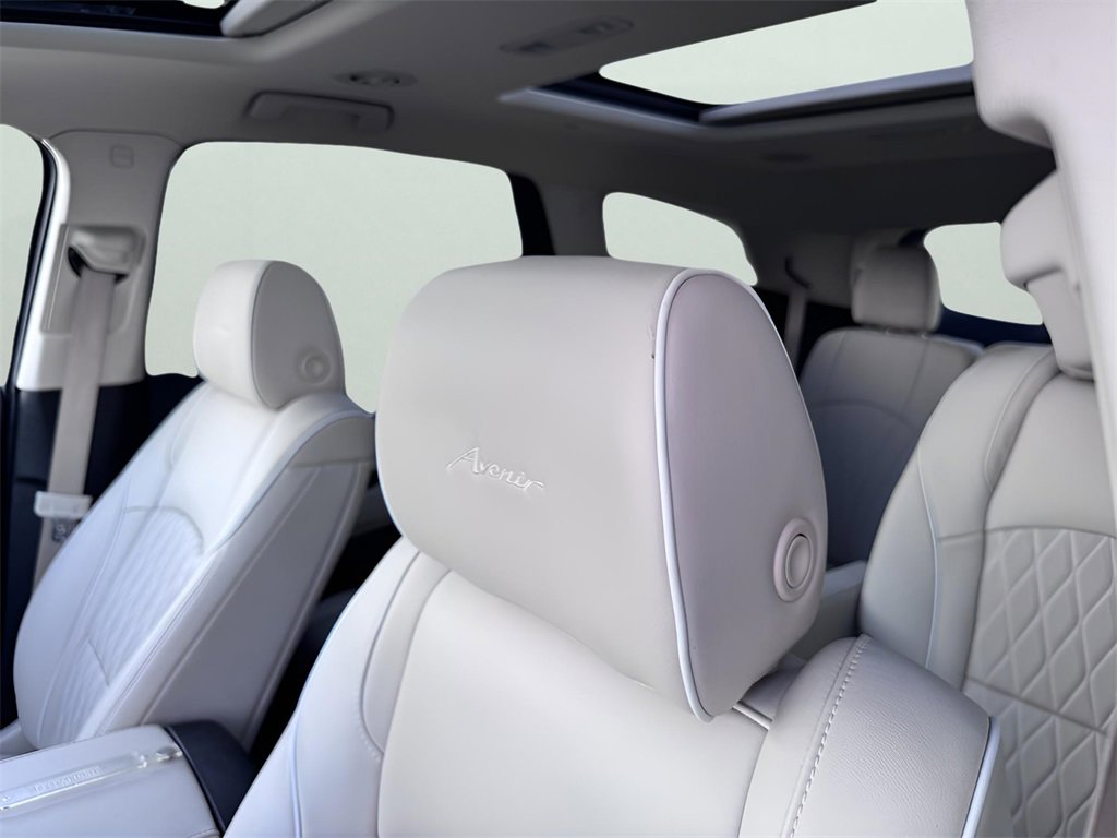 Used 2023 Buick Enclave Avenir w/ Avenir Technology Package image 16