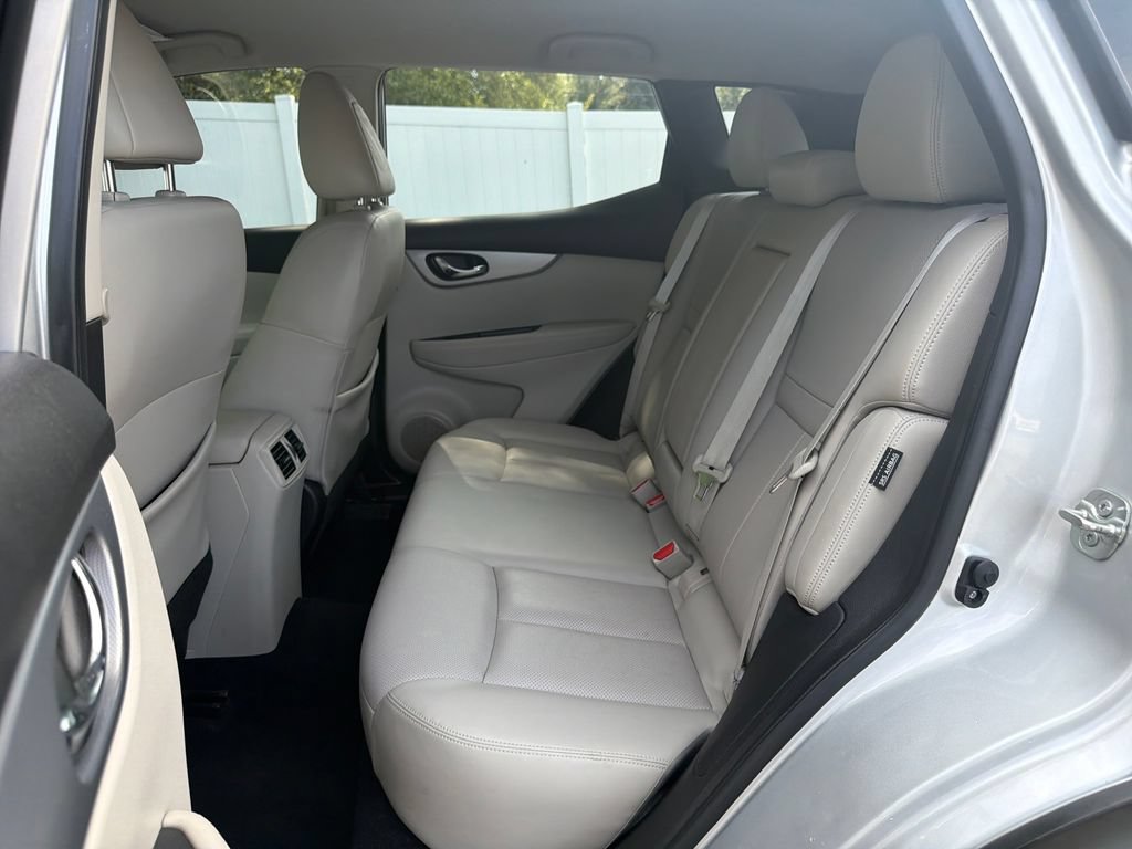 Used 2020 Nissan Rogue Sport SL FWD image 28