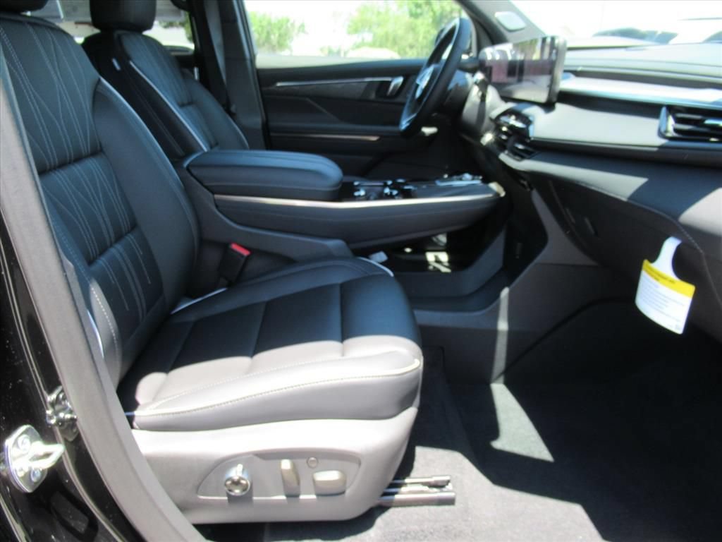 New 2026 Buick Enclave Avenir w/ Super Cruise Package FWD image 10