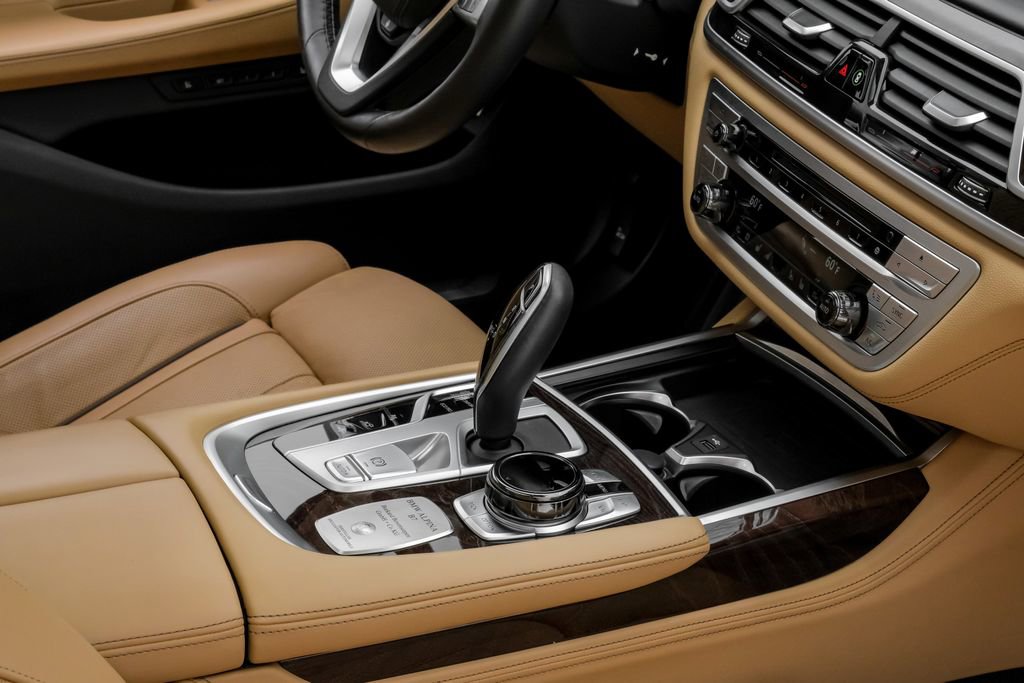 Used 2020 BMW ALPINA B7 xDrive image 23