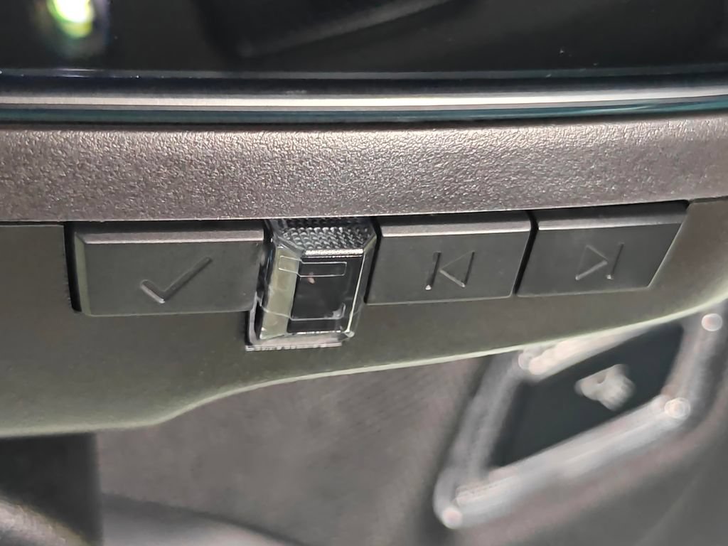Used 2024 Chevrolet Corvette Stingray Preferred Cpe w/ Battery Protection Package RWD image 18