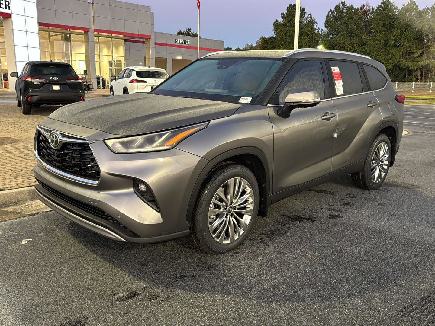 New 2026 Toyota Highlander Platinum