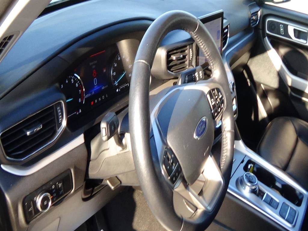 Used 2024 Ford Explorer XLT w/ Equipment Group 202A image 18