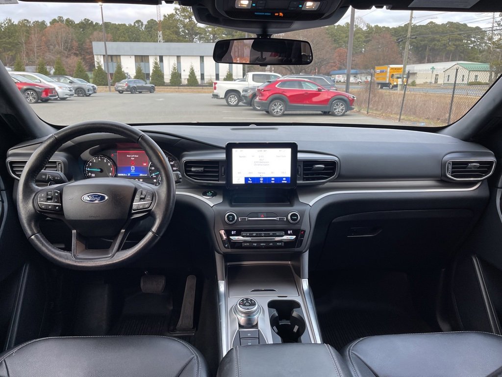 Used 2020 Ford Explorer XLT w/ Equipment Group 202A image 8