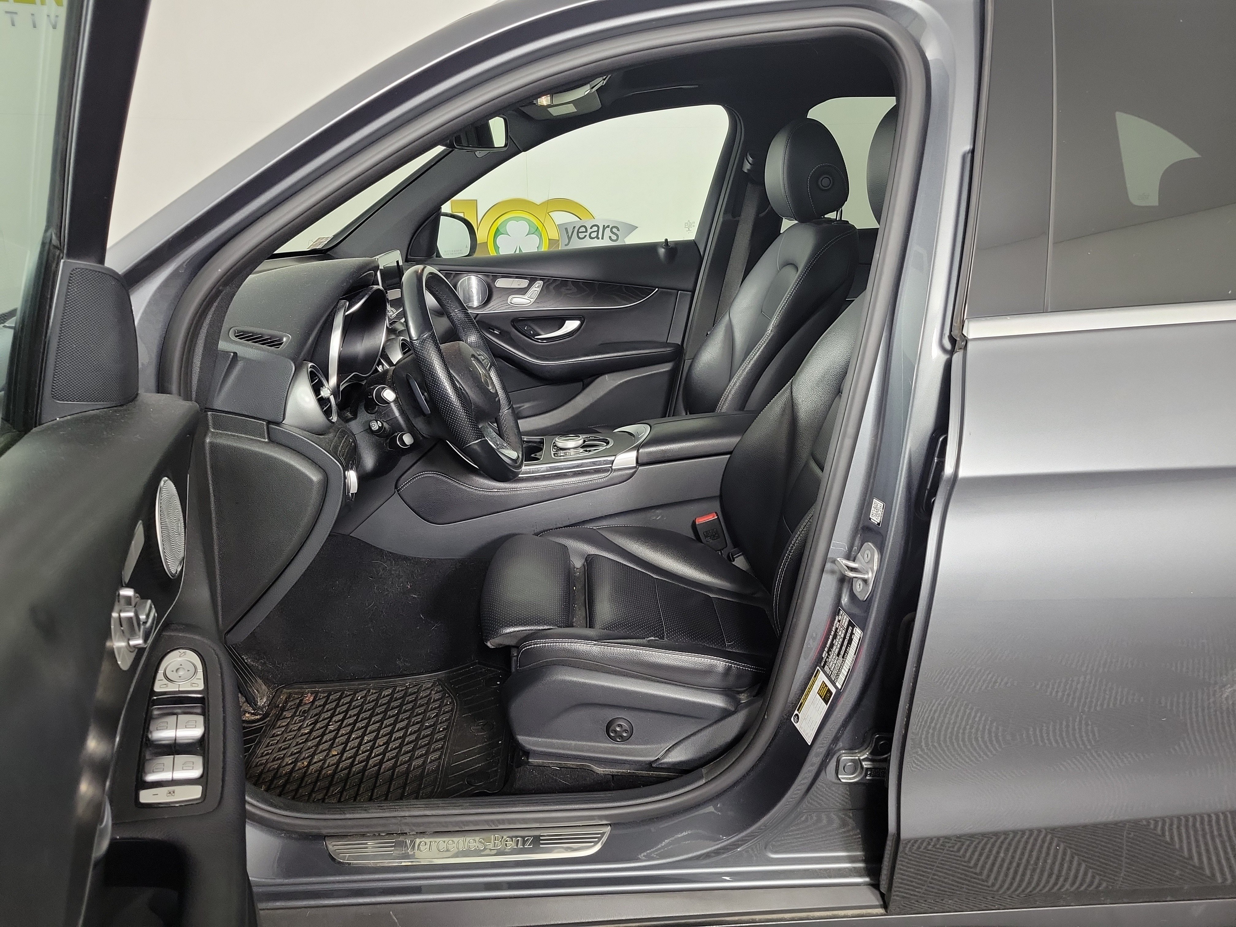Used 2018 Mercedes-Benz GLC 300 4MATIC image 5