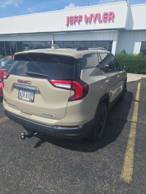 Used 2022 GMC Terrain AT4 w/ Tech Package AWD/4WD image 5