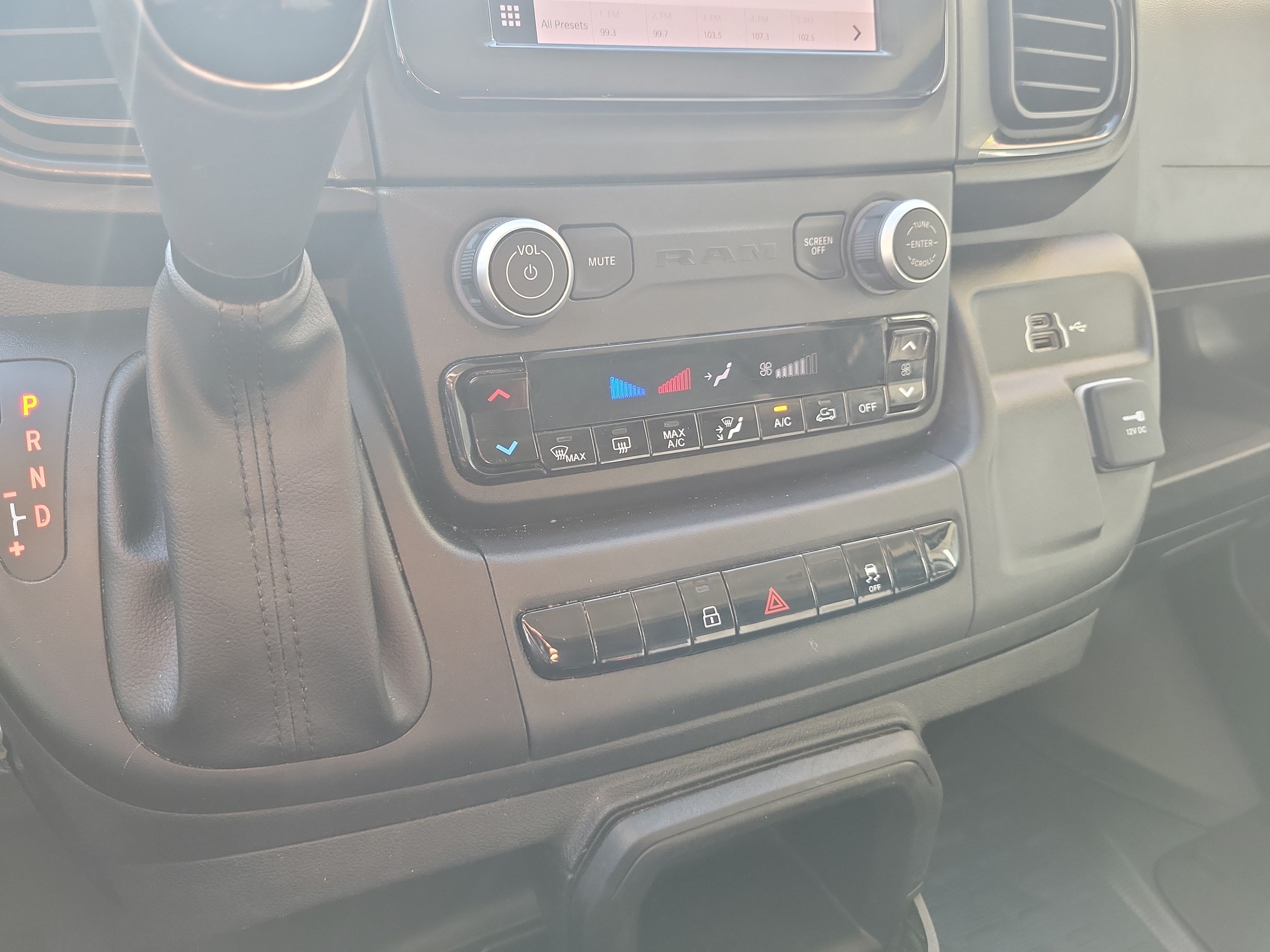 Used 2025 RAM ProMaster 2500 w/ Convenience Group FWD image 26