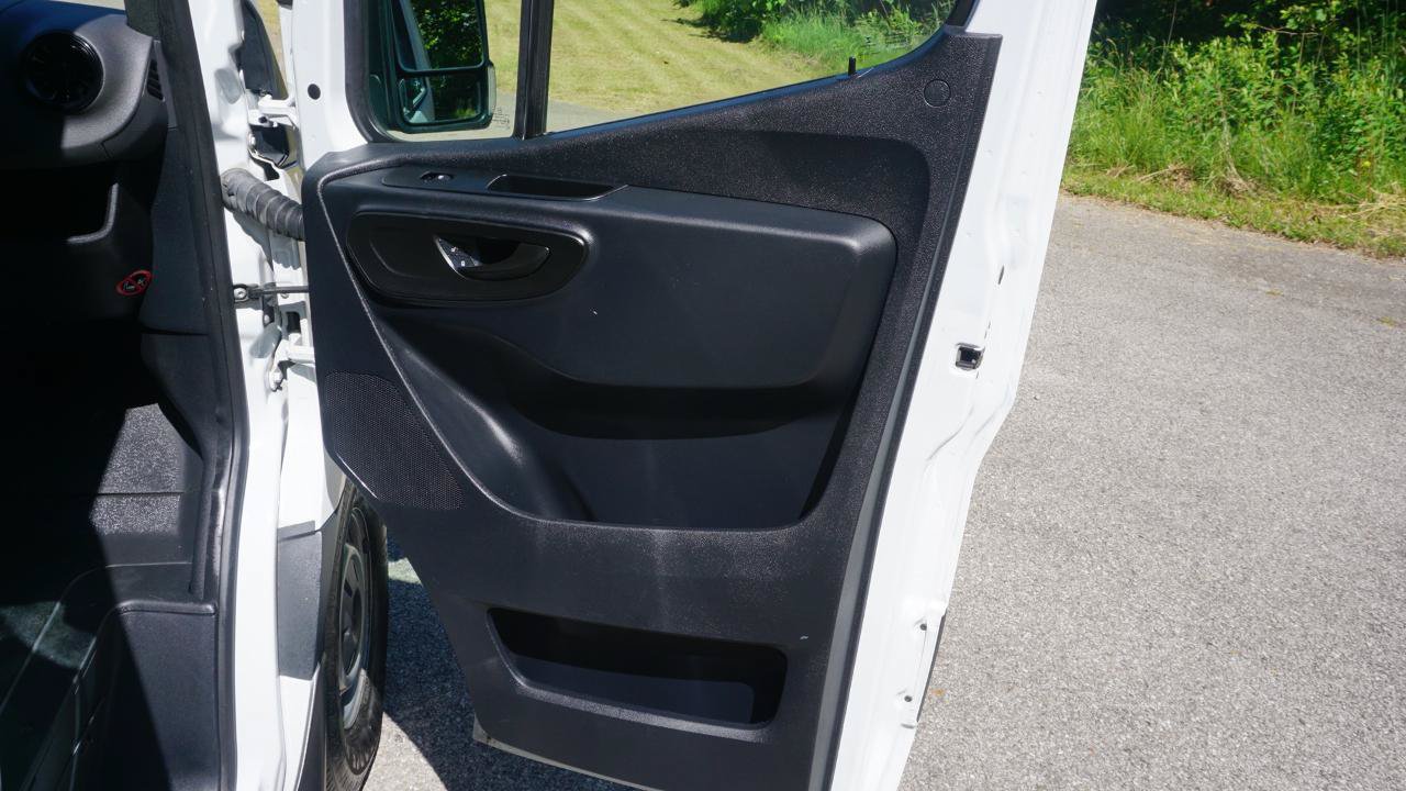 Used 2022 Mercedes-Benz Sprinter 2500 image 18