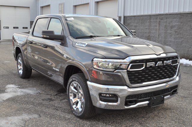 New 2026 RAM 1500 4x4 Crew Cab image 2