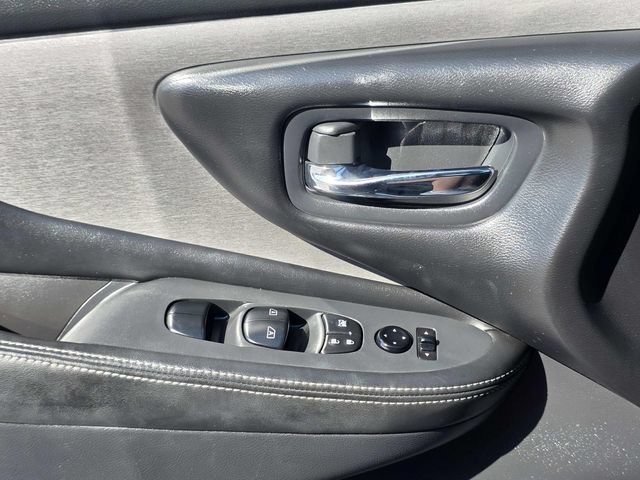 Used 2022 Nissan Murano SV FWD image 16