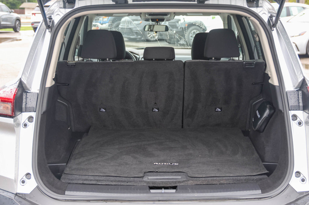 Used 2023 Nissan Rogue SV AWD/4WD image 9