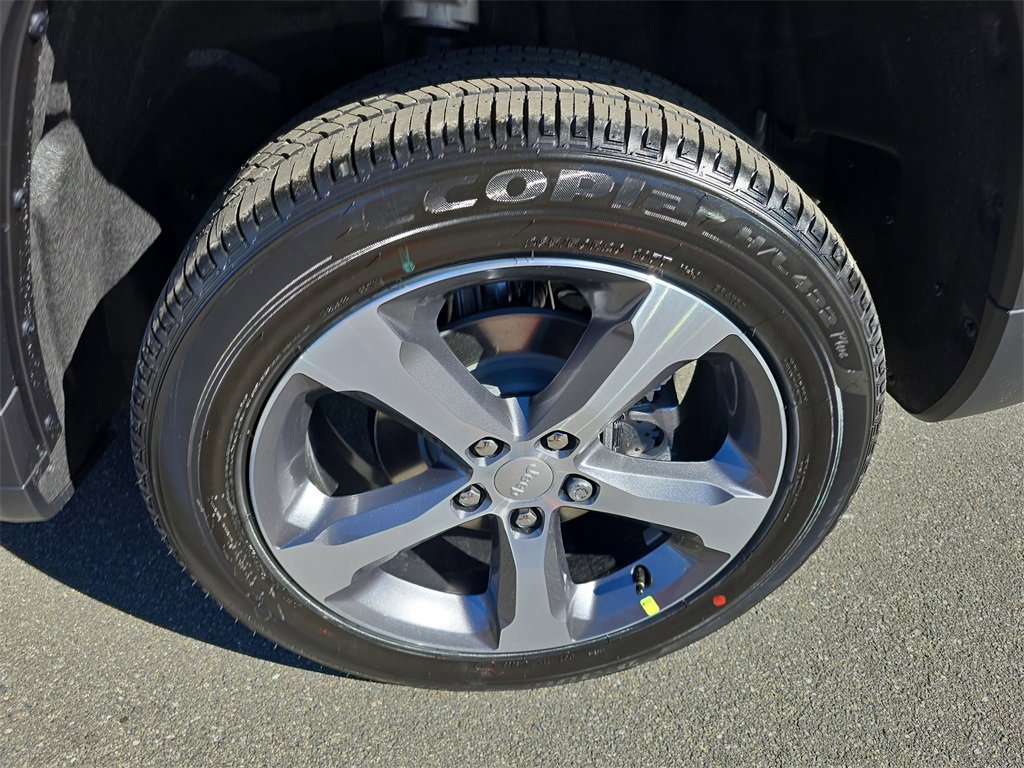 New 2025 Jeep Grand Cherokee Limited w/ Luxury Tech Group II image 35