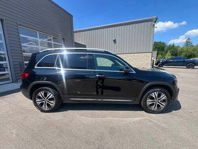 Used 2025 Mercedes-Benz GLB 250 4MATIC image 4
