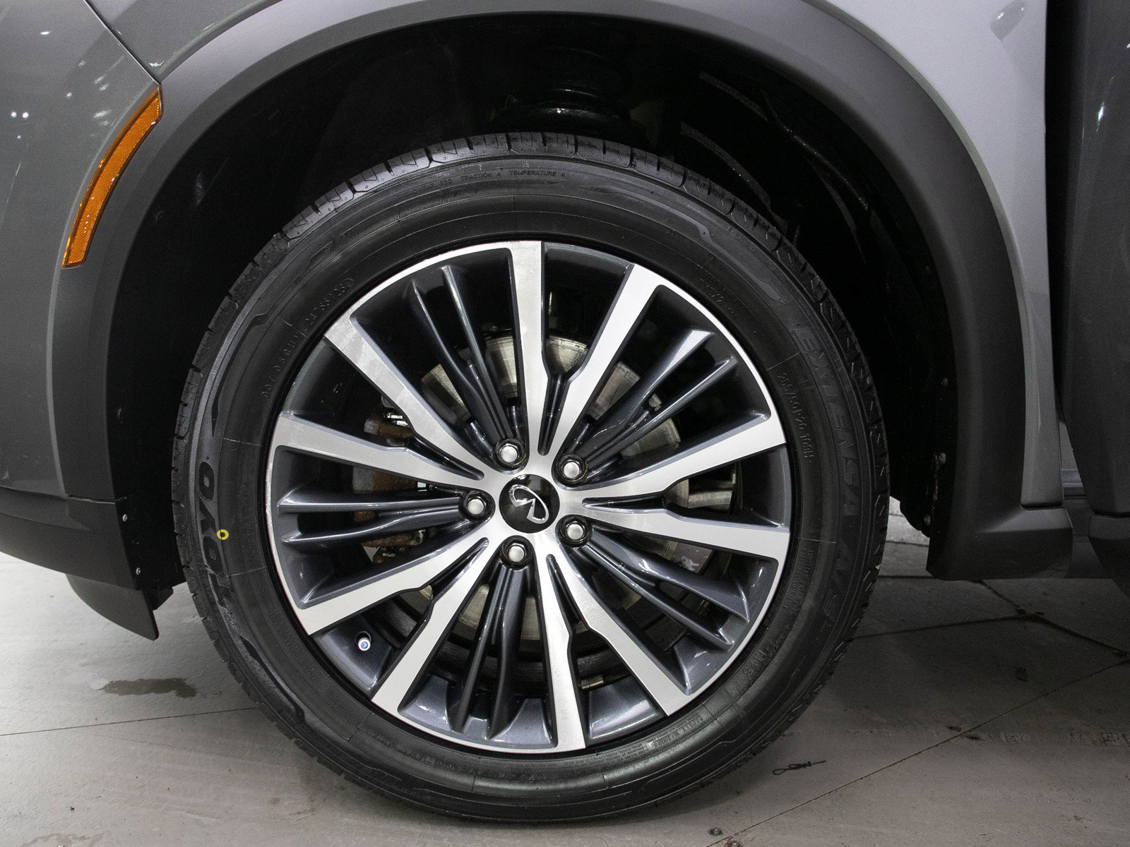 Used 2023 INFINITI QX60 Sensory AWD/4WD image 34