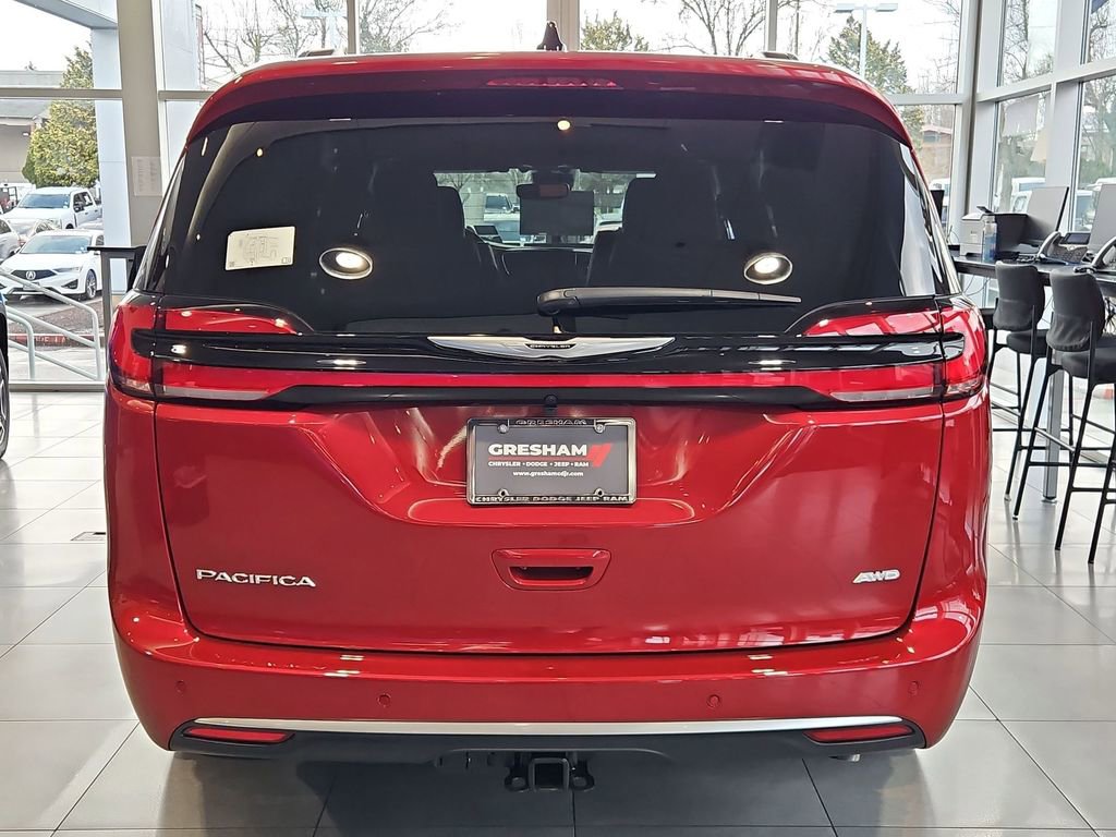 New 2026 Chrysler Pacifica Pinnacle w/ Trailer Tow Group AWD/4WD image 6