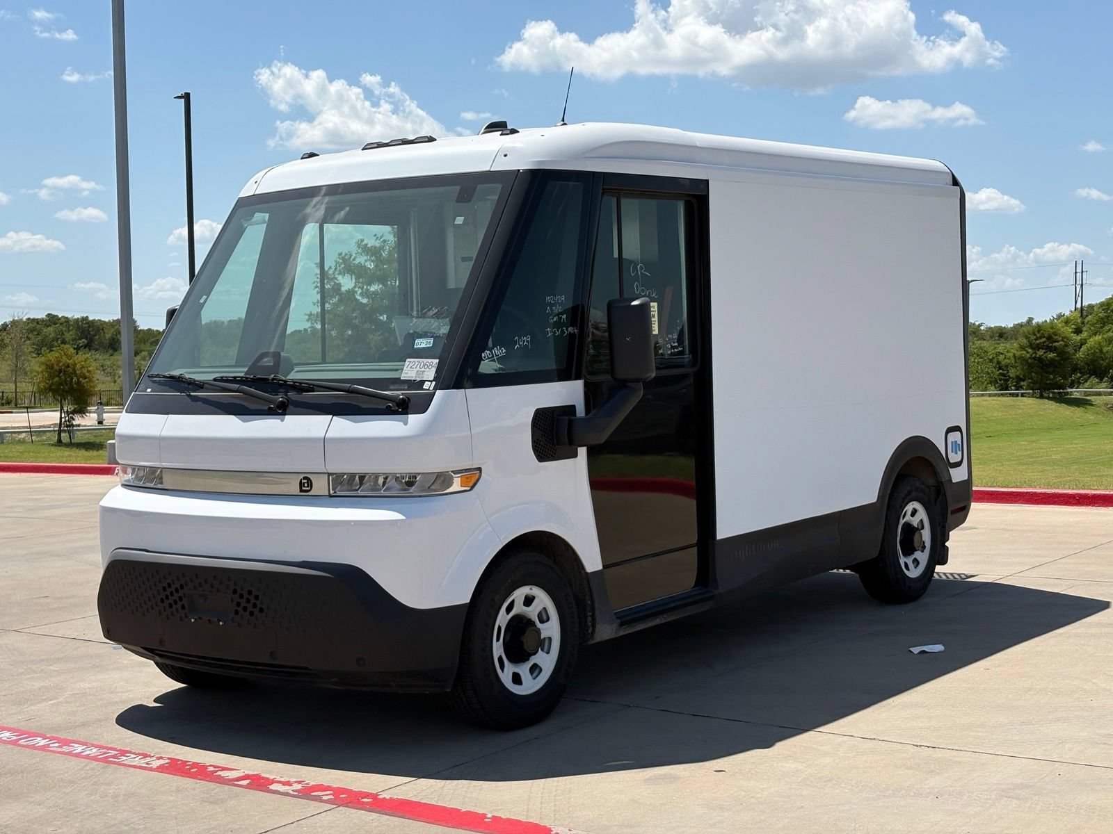 Used 2024 Chevrolet Brightdrop 400 w/ Commercial Equipment Package AWD/4WD image 3