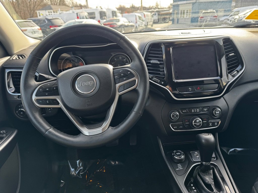Used 2019 Jeep Cherokee Limited image 16