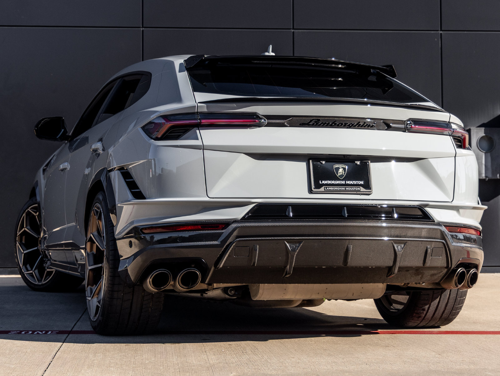 Used 2024 Lamborghini Urus Performante AWD/4WD image 6