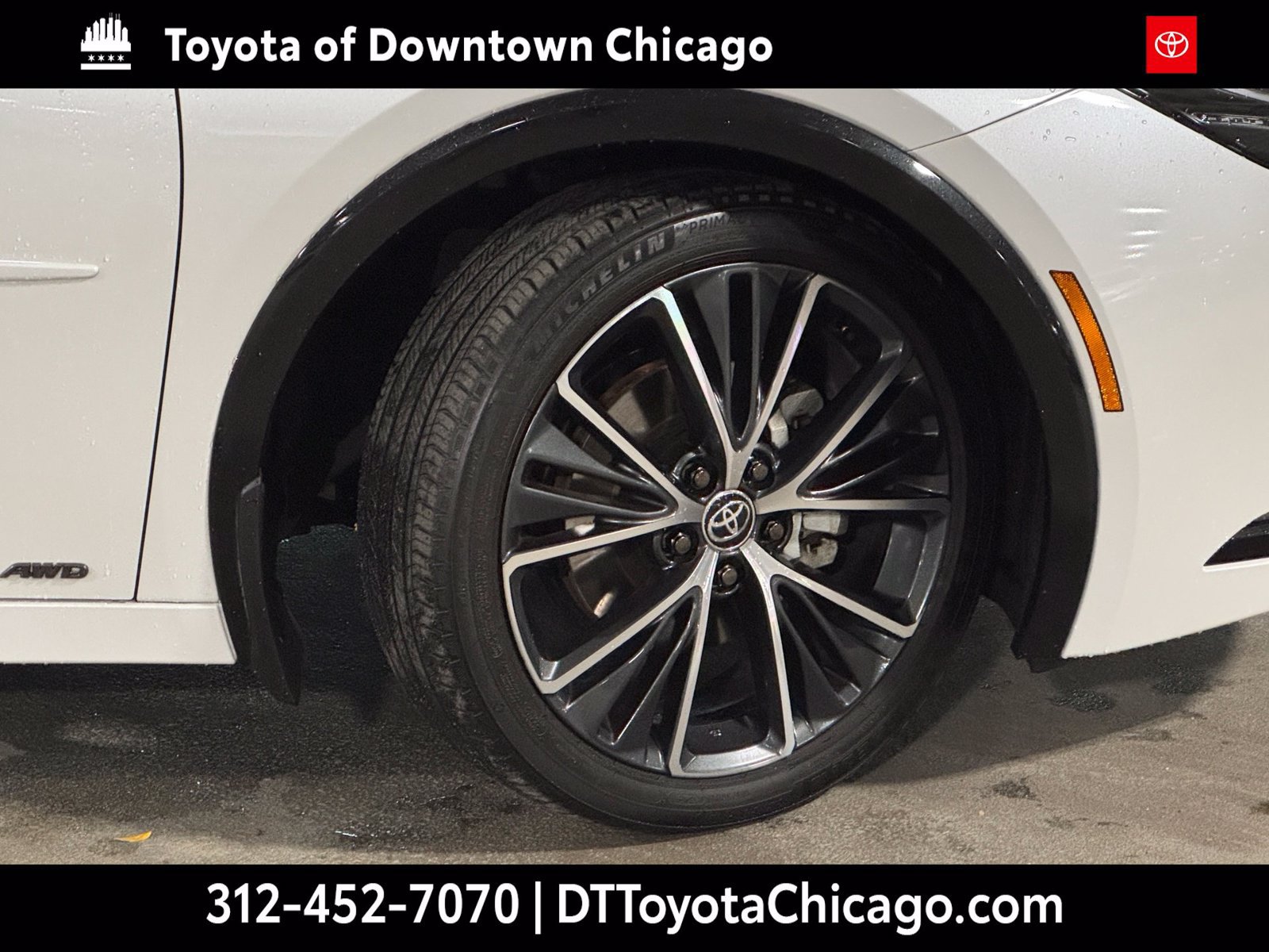 Used 2025 Toyota Prius XLE AWD/4WD image 2