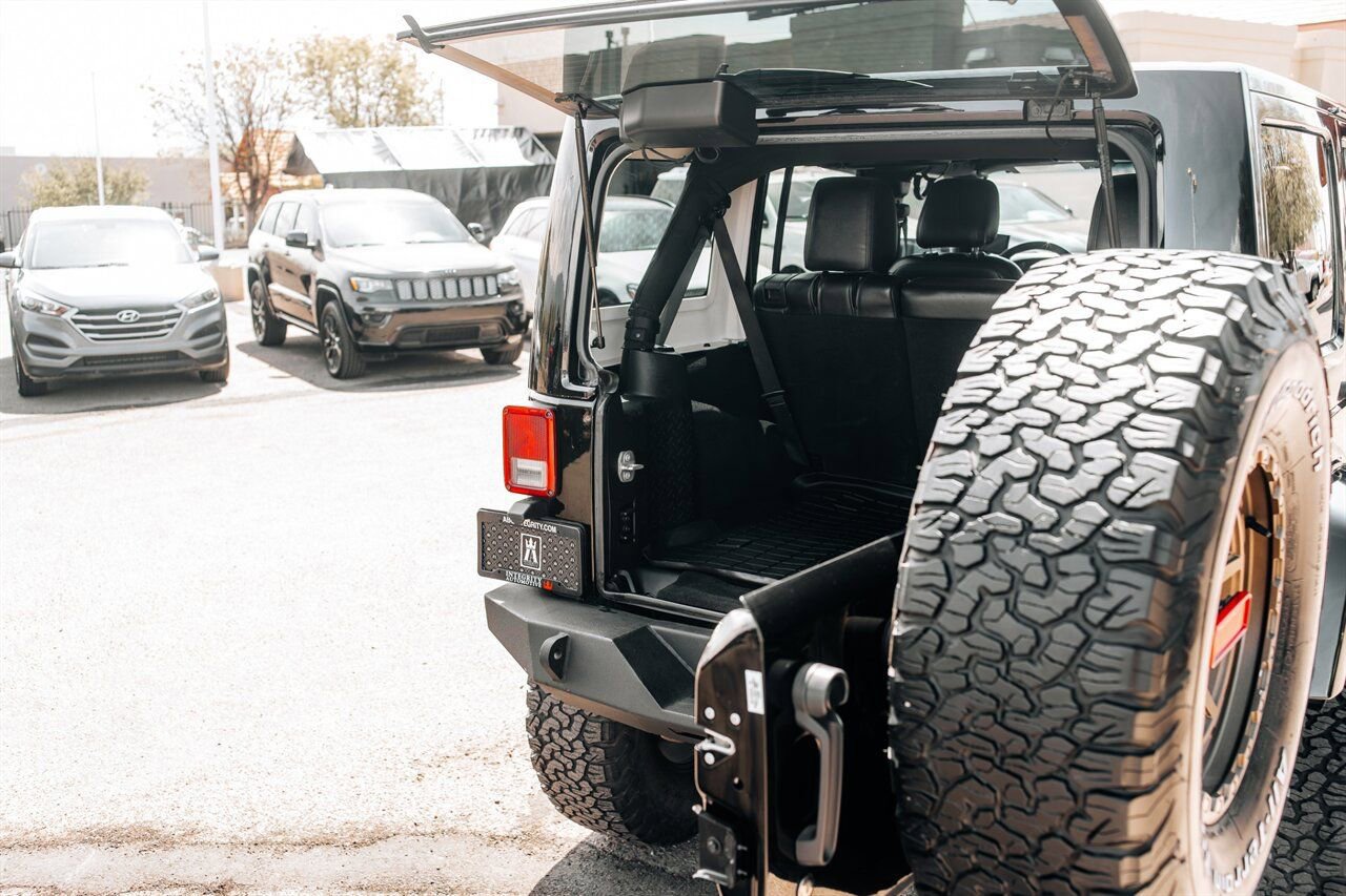 Used 2016 Jeep Wrangler Unlimited Rubicon image 42