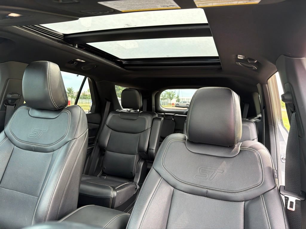 Used 2024 Ford Explorer ST w/ Technology Package AWD/4WD image 14
