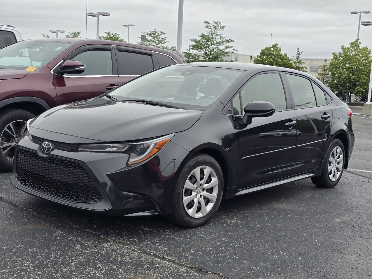 Used 2022 Toyota Corolla LE FWD image 3