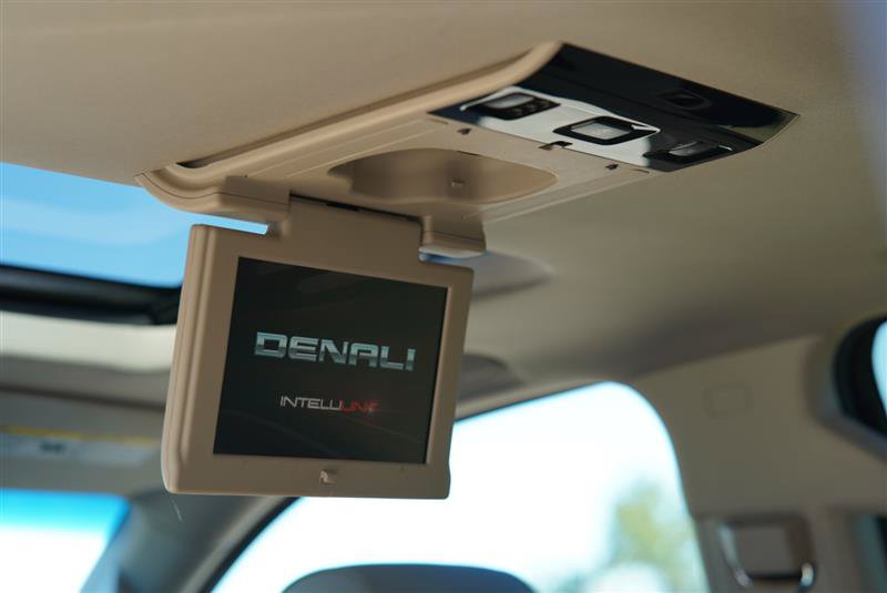 Used 2015 GMC Yukon Denali w/ Premium Package AWD/4WD image 81