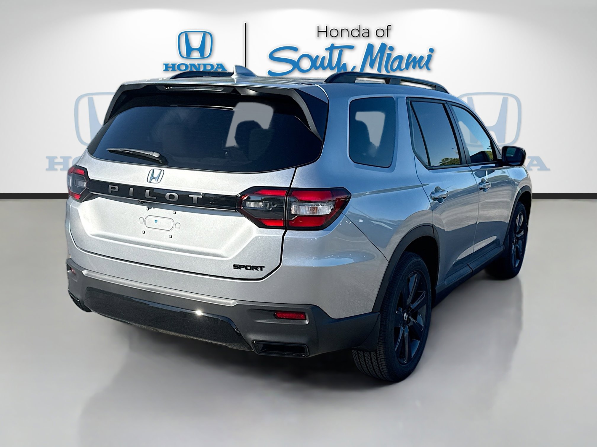 New 2026 Honda Pilot Sport image 7