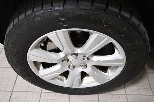 Used 2016 Land Rover LR4 HSE Silver Edition image 19